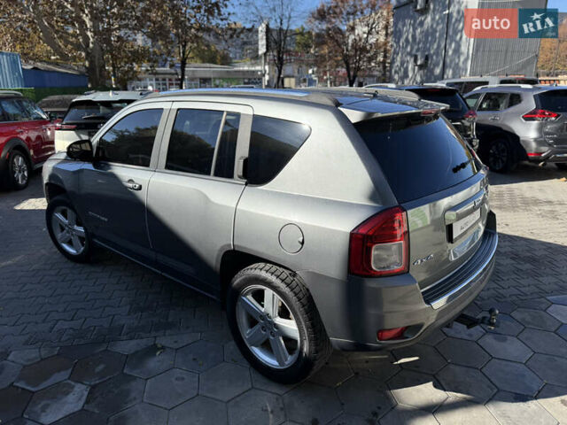 Джип Компас 2011 в Одессе на Automoto.ua Серый Джип Компас, объемом двигателя 2.36 л и пробегом 298 тыс. км за 6500 $, фото 30 на Automoto.ua