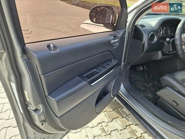 Джип Compass 2011 у Врадиевке на Automoto.ua Сірий Джип Compass, об'ємом двигуна 2.4 л та пробігом 175 тис. км за 8999 $, фото 20 на Automoto.ua