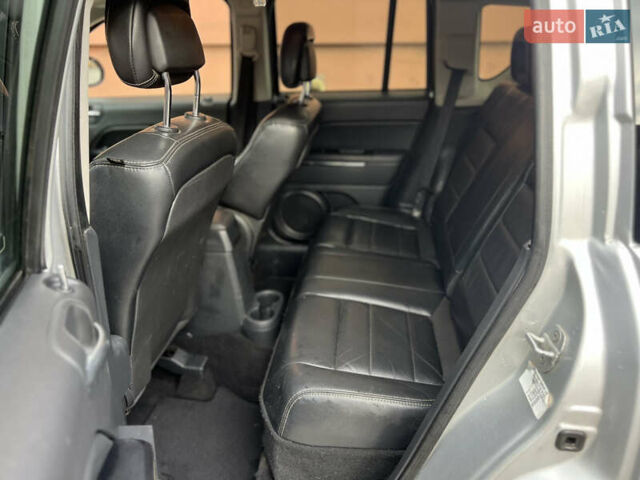 Серый Джип Компас, объемом двигателя 2.14 л и пробегом 199 тыс. км за 7350 $, фото 8 на Automoto.ua