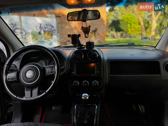 Джип Compass 2011 у Кременчуге на Automoto.ua Сірий Джип Compass, об'ємом двигуна 2.36 л та пробігом 300 тис. км за 7500 $, фото 6 на Automoto.ua