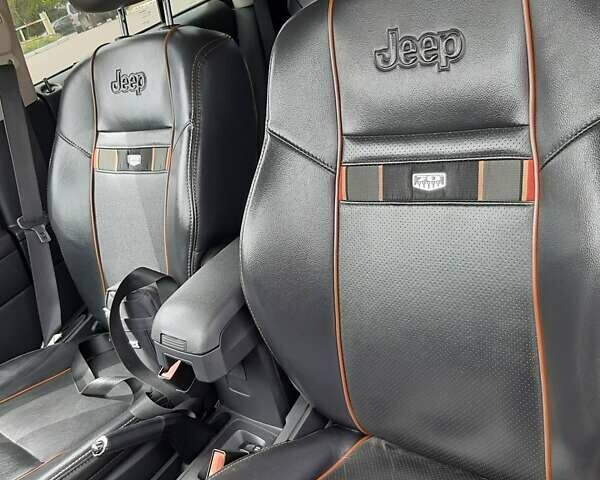 Сірий Джип Compass, об'ємом двигуна 2.14 л та пробігом 208 тис. км за 10500 $, фото 15 на Automoto.ua