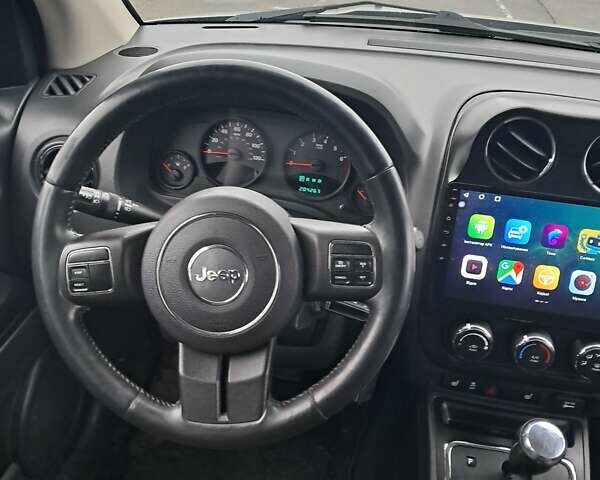 Серый Джип Компас, объемом двигателя 2.36 л и пробегом 324 тыс. км за 7500 $, фото 4 на Automoto.ua