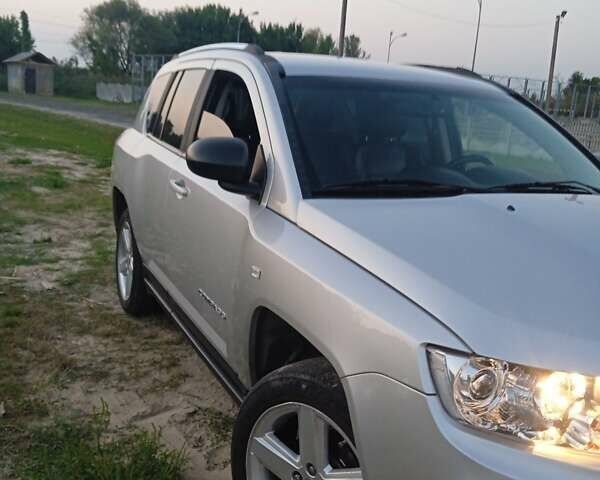 Сірий Джип Compass, об'ємом двигуна 2.14 л та пробігом 235 тис. км за 9600 $, фото 2 на Automoto.ua