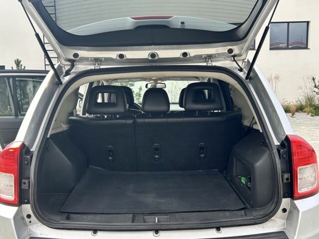 Сірий Джип Compass, об'ємом двигуна 2 л та пробігом 220 тис. км за 9500 $, фото 3 на Automoto.ua