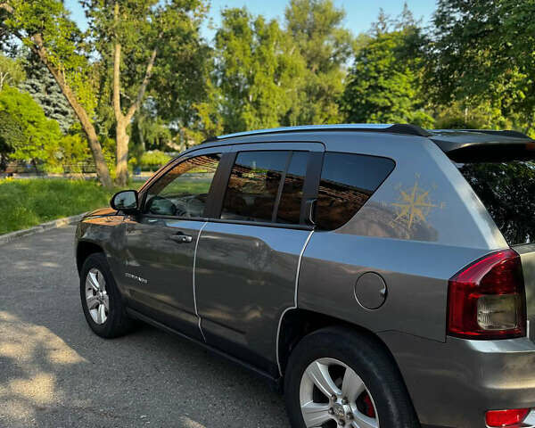 Джип Compass 2011 у Кременчуге на Automoto.ua Сірий Джип Compass, об'ємом двигуна 2.36 л та пробігом 300 тис. км за 7500 $, фото 2 на Automoto.ua