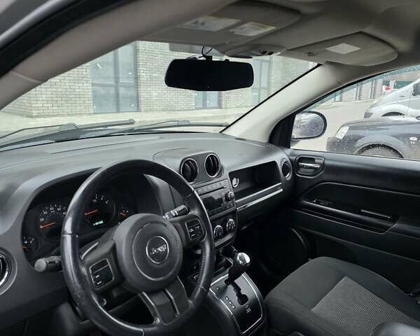 Сірий Джип Compass, об'ємом двигуна 2.36 л та пробігом 195 тис. км за 7500 $, фото 9 на Automoto.ua