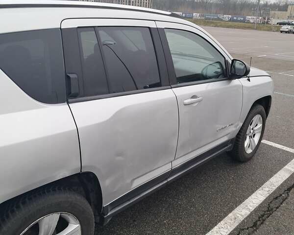 Серый Джип Компас, объемом двигателя 2.36 л и пробегом 324 тыс. км за 7500 $, фото 16 на Automoto.ua