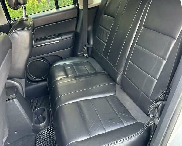 Сірий Джип Compass, об'ємом двигуна 2.14 л та пробігом 235 тис. км за 9600 $, фото 14 на Automoto.ua