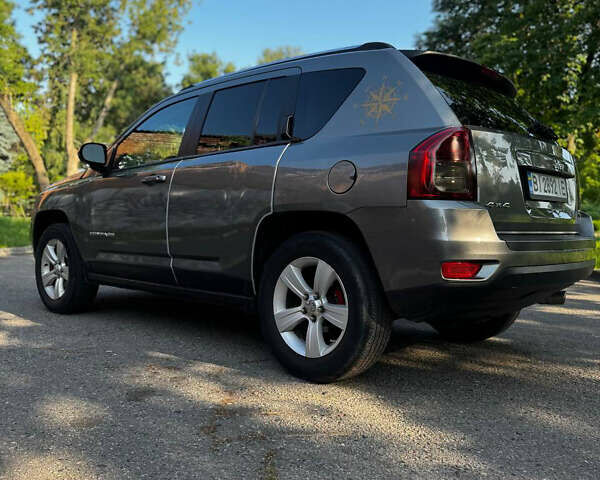 Джип Compass 2011 у Кременчуге на Automoto.ua Сірий Джип Compass, об'ємом двигуна 2.36 л та пробігом 300 тис. км за 7500 $, фото 4 на Automoto.ua