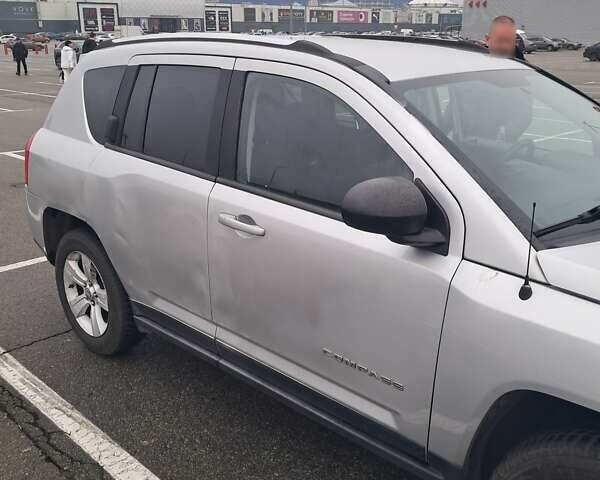 Серый Джип Компас, объемом двигателя 2.36 л и пробегом 324 тыс. км за 7500 $, фото 9 на Automoto.ua