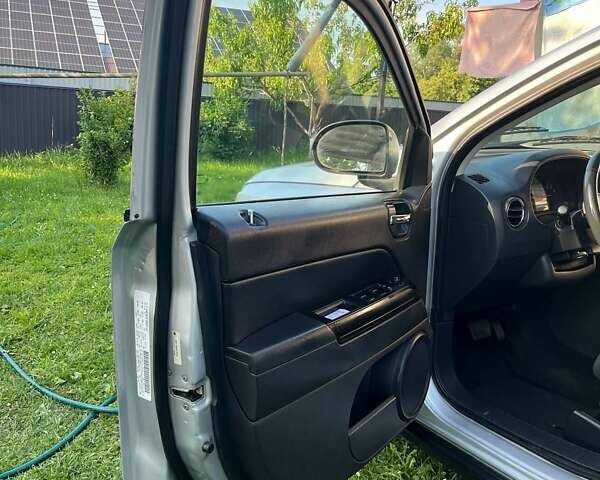 Серый Джип Компас, объемом двигателя 2.36 л и пробегом 278 тыс. км за 8900 $, фото 10 на Automoto.ua