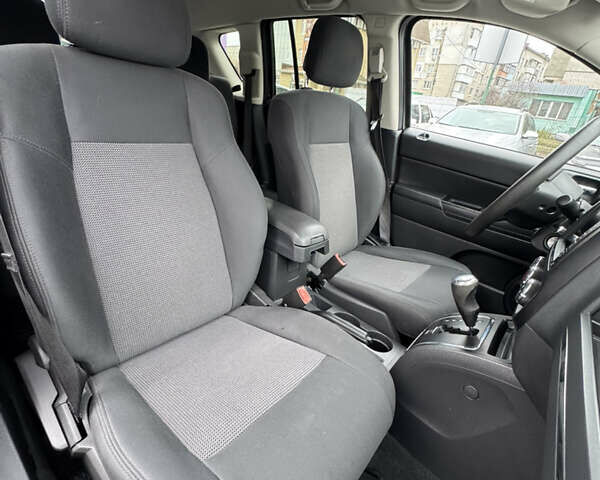 Сірий Джип Compass, об'ємом двигуна 2 л та пробігом 75 тис. км за 9999 $, фото 18 на Automoto.ua