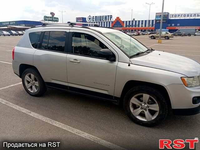 Сірий Джип Compass, об'ємом двигуна 2.4 л та пробігом 213 тис. км за 8399 $, фото 2 на Automoto.ua