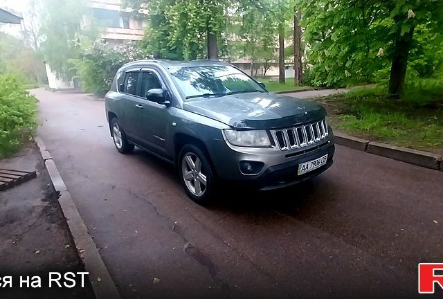 Джип Compass 2012 у Києві на Automoto.ua Сірий Джип Compass, об'ємом двигуна 2.4 л та пробігом 188 тис. км за 9000 $, фото 1 на Automoto.ua