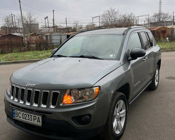 Сірий Джип Compass, об'ємом двигуна 2.36 л та пробігом 283 тис. км за 8800 $, фото 1 на Automoto.ua