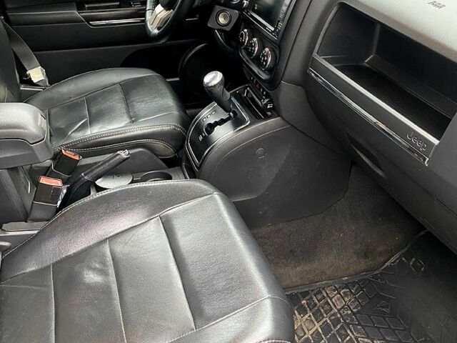 Сірий Джип Compass, об'ємом двигуна 2.4 л та пробігом 186 тис. км за 8500 $, фото 10 на Automoto.ua