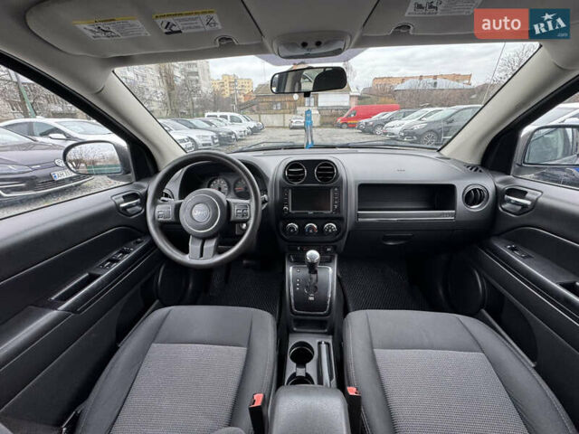 Сірий Джип Compass, об'ємом двигуна 2 л та пробігом 75 тис. км за 9999 $, фото 14 на Automoto.ua