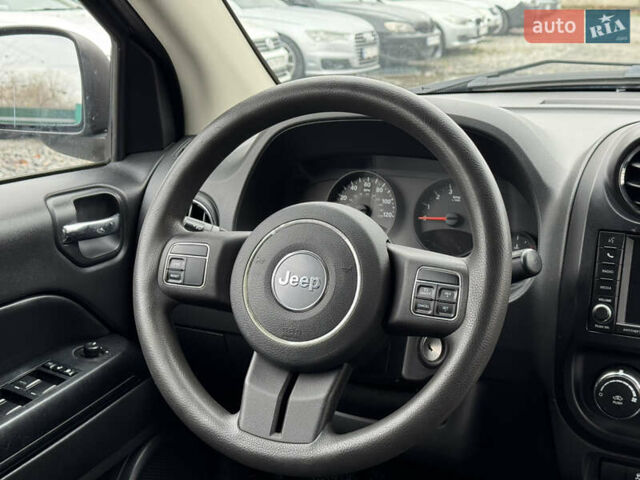 Сірий Джип Compass, об'ємом двигуна 2 л та пробігом 75 тис. км за 9999 $, фото 16 на Automoto.ua