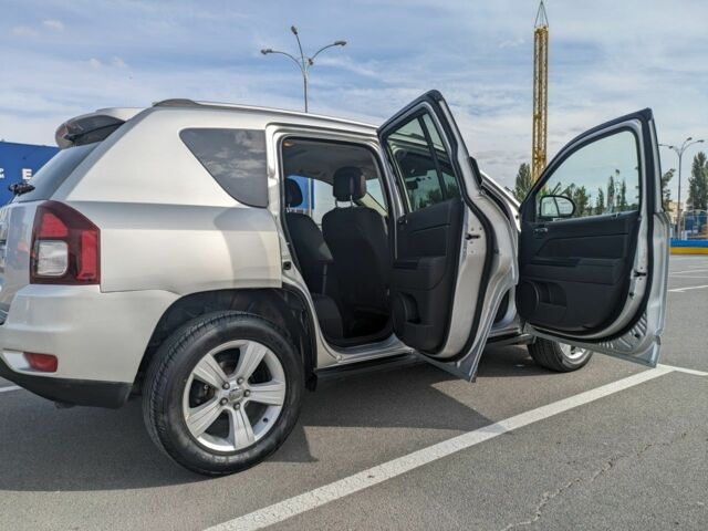 Сірий Джип Compass, об'ємом двигуна 2.4 л та пробігом 172 тис. км за 9000 $, фото 11 на Automoto.ua