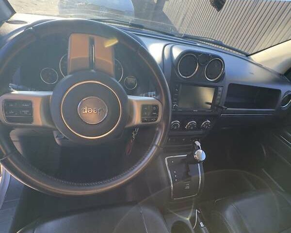 Серый Джип Компас, объемом двигателя 2.36 л и пробегом 183 тыс. км за 9500 $, фото 5 на Automoto.ua