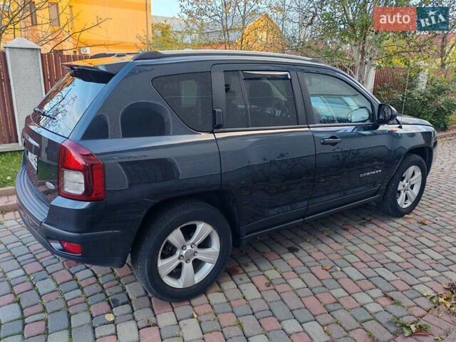 Джип Compass 2013 у Тысменице на Automoto.ua Сірий Джип Compass, об'ємом двигуна 2.36 л та пробігом 89 тис. км за 10800 $, фото 5 на Automoto.ua
