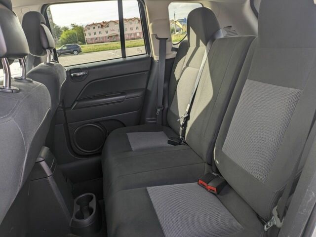 Сірий Джип Compass, об'ємом двигуна 2.4 л та пробігом 172 тис. км за 9000 $, фото 21 на Automoto.ua