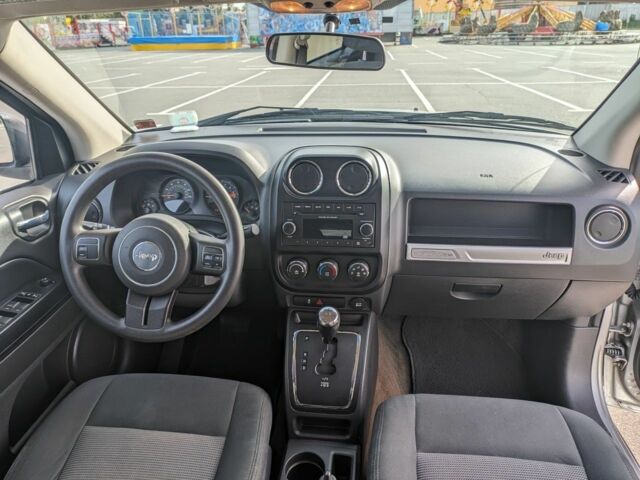 Сірий Джип Compass, об'ємом двигуна 2.4 л та пробігом 172 тис. км за 9000 $, фото 12 на Automoto.ua