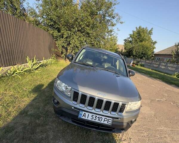 Серый Джип Компас, объемом двигателя 2.36 л и пробегом 183 тыс. км за 9500 $, фото 3 на Automoto.ua