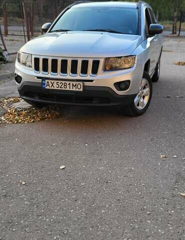 Серый Джип Компас, объемом двигателя 2 л и пробегом 120 тыс. км за 9500 $, фото 10 на Automoto.ua