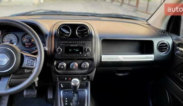 Серый Джип Компас, объемом двигателя 2 л и пробегом 120 тыс. км за 9500 $, фото 9 на Automoto.ua