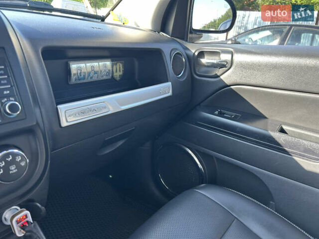 Серый Джип Компас, объемом двигателя 2.4 л и пробегом 240 тыс. км за 10000 $, фото 4 на Automoto.ua