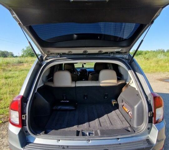 Сірий Джип Compass, об'ємом двигуна 2.4 л та пробігом 96 тис. км за 11600 $, фото 2 на Automoto.ua