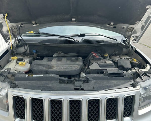 Серый Джип Компас, объемом двигателя 2.4 л и пробегом 240 тыс. км за 10000 $, фото 20 на Automoto.ua