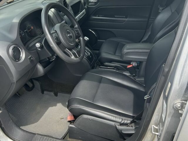 Серый Джип Компас, объемом двигателя 2.4 л и пробегом 240 тыс. км за 9400 $, фото 12 на Automoto.ua