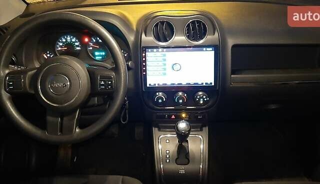 Сірий Джип Compass, об'ємом двигуна 2.4 л та пробігом 160 тис. км за 10000 $, фото 12 на Automoto.ua
