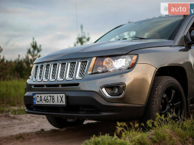 Сірий Джип Compass, об'ємом двигуна 2.4 л та пробігом 195 тис. км за 10900 $, фото 3 на Automoto.ua