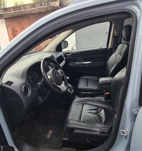 Сірий Джип Compass, об'ємом двигуна 2.4 л та пробігом 58 тис. км за 10100 $, фото 6 на Automoto.ua