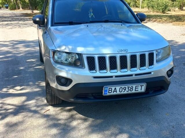 Сірий Джип Compass, об'ємом двигуна 2.4 л та пробігом 136 тис. км за 9800 $, фото 5 на Automoto.ua