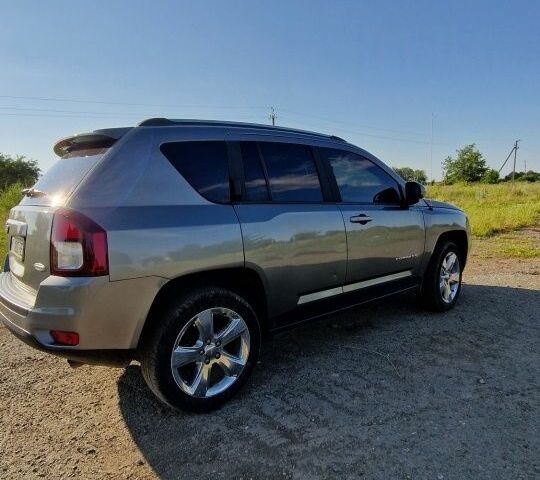 Сірий Джип Compass, об'ємом двигуна 2.4 л та пробігом 96 тис. км за 11600 $, фото 3 на Automoto.ua