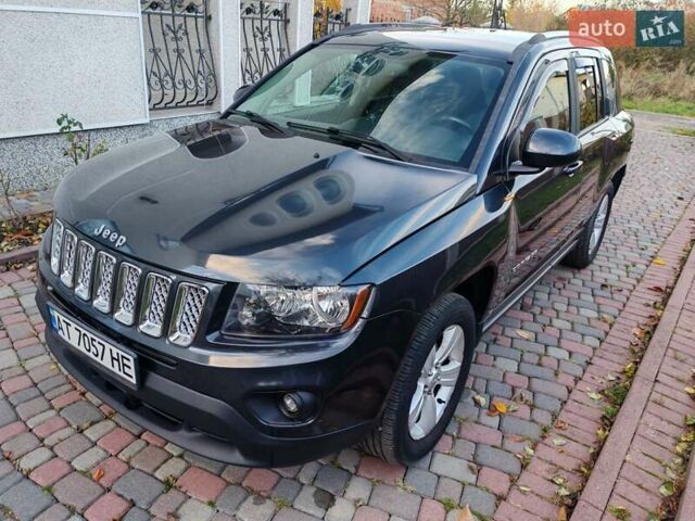 Джип Compass 2013 у Тысменице на Automoto.ua Сірий Джип Compass, об'ємом двигуна 2.36 л та пробігом 89 тис. км за 10800 $, фото 2 на Automoto.ua