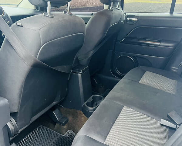 Серый Джип Компас, объемом двигателя 2 л и пробегом 236 тыс. км за 9500 $, фото 13 на Automoto.ua