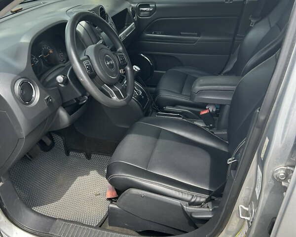 Серый Джип Компас, объемом двигателя 2.4 л и пробегом 240 тыс. км за 10000 $, фото 15 на Automoto.ua