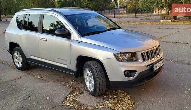 Серый Джип Компас, объемом двигателя 2 л и пробегом 120 тыс. км за 9500 $, фото 1 на Automoto.ua