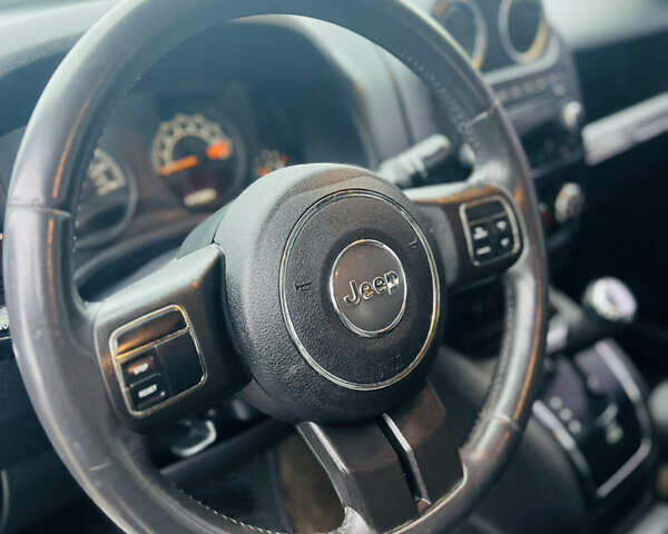 Серый Джип Компас, объемом двигателя 2 л и пробегом 236 тыс. км за 9500 $, фото 15 на Automoto.ua