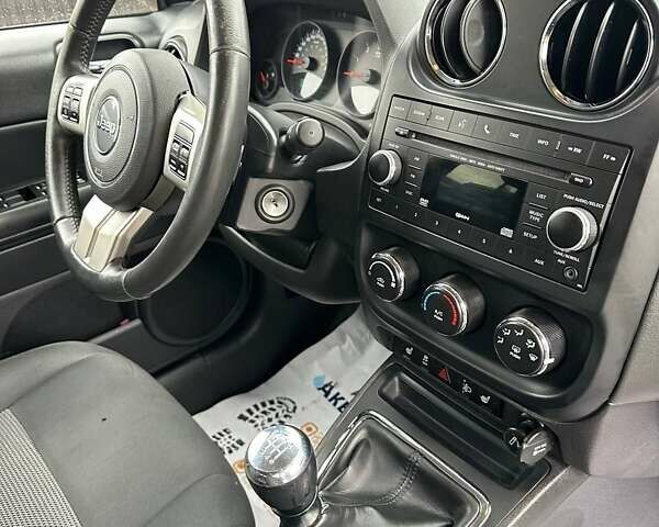Серый Джип Компас, объемом двигателя 2.2 л и пробегом 268 тыс. км за 10500 $, фото 2 на Automoto.ua