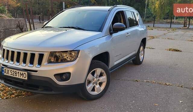 Серый Джип Компас, объемом двигателя 2 л и пробегом 120 тыс. км за 9500 $, фото 11 на Automoto.ua