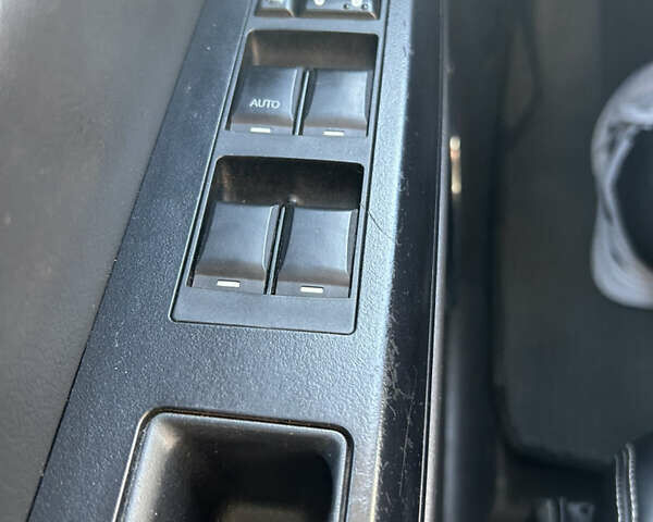 Серый Джип Компас, объемом двигателя 2.4 л и пробегом 240 тыс. км за 10000 $, фото 7 на Automoto.ua