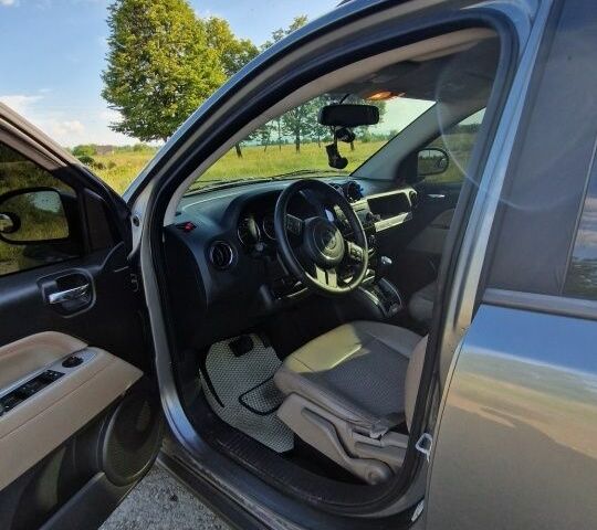 Сірий Джип Compass, об'ємом двигуна 2.4 л та пробігом 96 тис. км за 11600 $, фото 5 на Automoto.ua