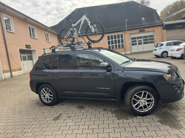 Серый Джип Компас, объемом двигателя 2.4 л и пробегом 189 тыс. км за 11061 $, фото 3 на Automoto.ua