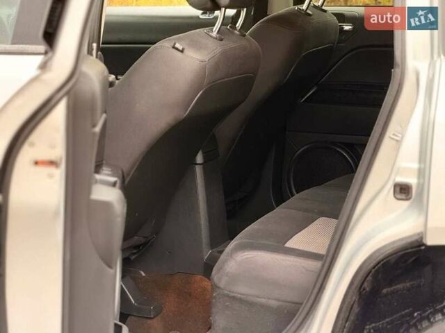 Сірий Джип Compass, об'ємом двигуна 2 л та пробігом 147 тис. км за 10000 $, фото 15 на Automoto.ua